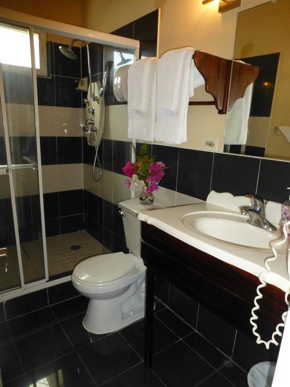 Guest House Villa Mishkan Runaway Bay Habitación foto