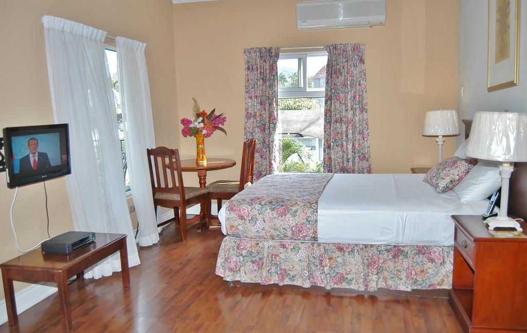 Guest House Villa Mishkan Runaway Bay Habitación foto